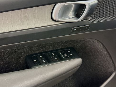 Used 2023 Volvo XC40 B5 Plus w/ Protection Package Premier image 15