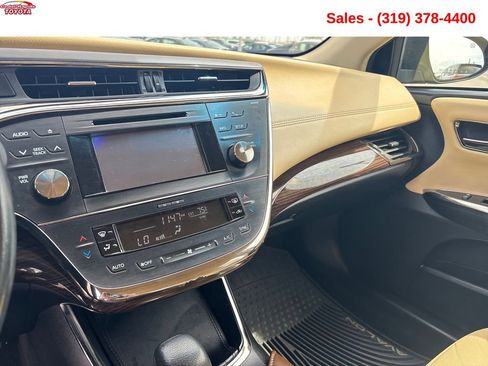 Used 2013 Toyota Avalon XLE FWD image 19