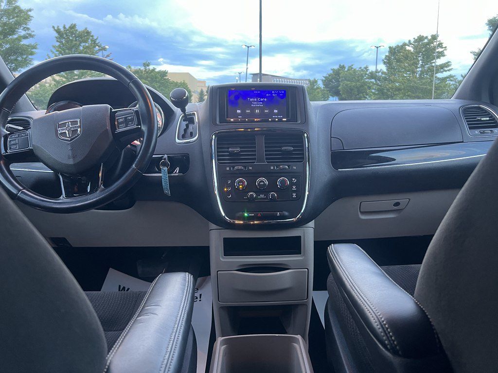 Used 2017 Dodge Grand Caravan SE FWD image 19