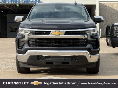 Used 2023 Chevrolet Silverado 1500 LT AWD/4WD image 3