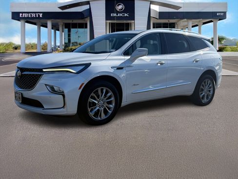 Used 2023 Buick Enclave Avenir image 8