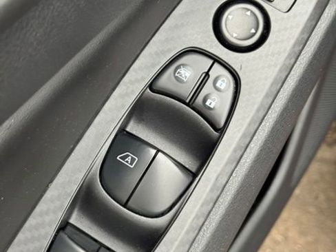 Used 2024 Nissan Altima 2.5 SV image 16