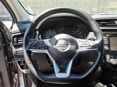 Used 2022 Nissan Rogue Sport SL AWD/4WD image 29