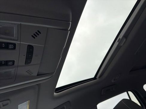 Used 2020 GMC Acadia SLE w/ Driver Convenience Package FWD image 13