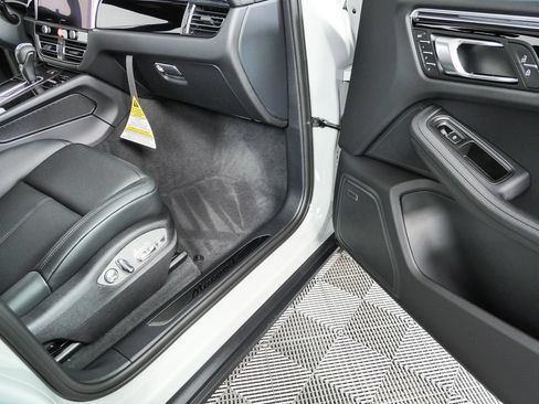 New 2026 Porsche Macan Turbo AWD/4WD image 27