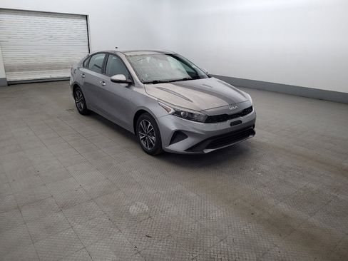 Used 2023 Kia Forte LXS w/ LXS Technology Package FWD image 13