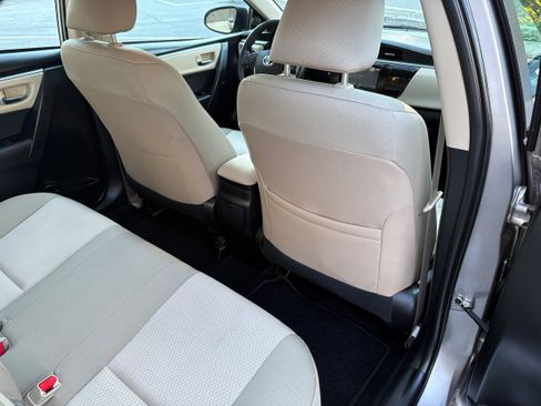 Used 2014 Toyota Corolla LE FWD image 19