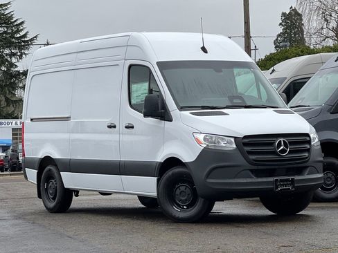 New 2025 Mercedes-Benz Sprinter 2500 image 2