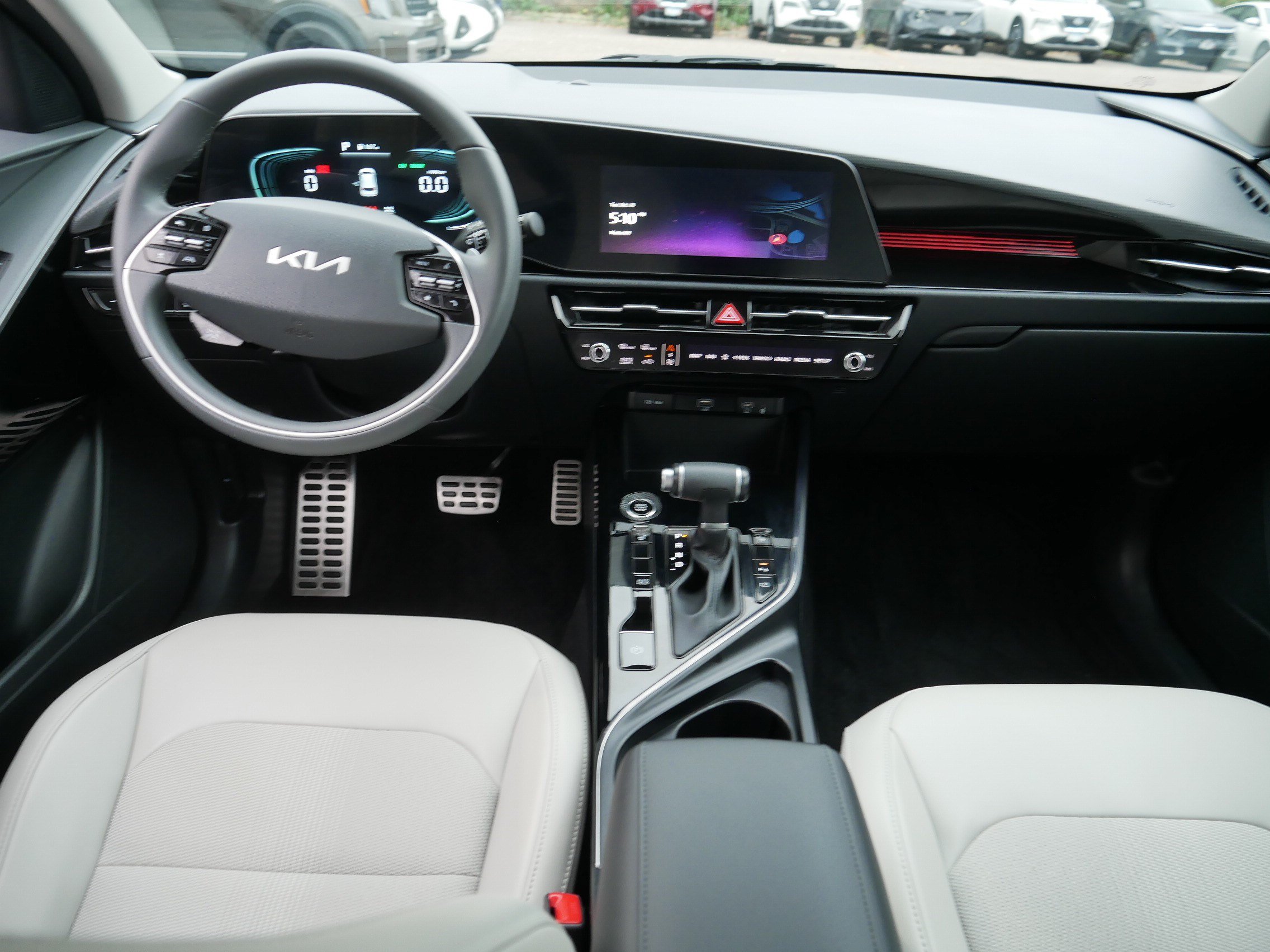Certified 2025 Kia Niro EX Touring FWD image 10