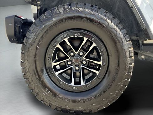 Used 2025 Jeep Wrangler Unlimited Rubicon AWD/4WD image 33