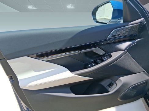 Used 2026 BMW 530i w/ Premium Package image 10