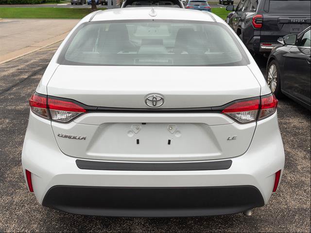Used 2023 Toyota Corolla LE w/ LE Convenience Package FWD image 5