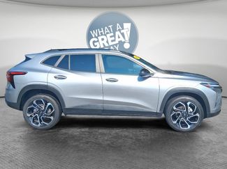 Used 2025 Chevrolet Trax RS w/ Driver Confidence Package FWD video 2