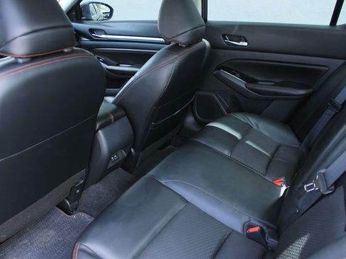 Used 2023 Nissan Altima 2.5 SR FWD image 13