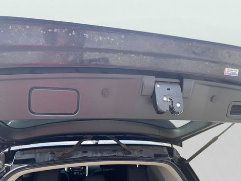 Used 2025 Nissan Pathfinder S FWD image 13