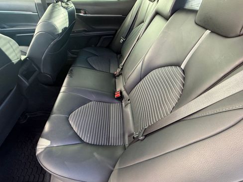 Used 2020 Toyota Camry SE image 29