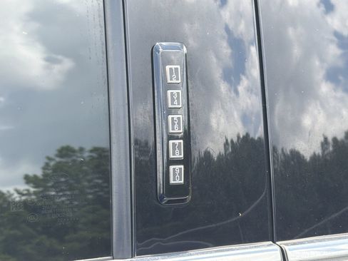 Used 2022 Ford F150 Lariat AWD/4WD image 7