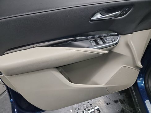 Used 2019 Cadillac XT4 Luxury w/ Cold Weather Package image 13