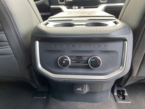 Used 2025 Ford Expedition Active AWD/4WD image 41