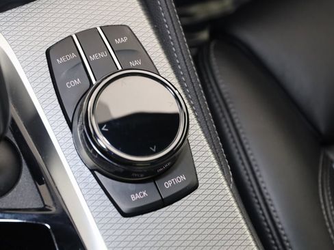 Used 2020 BMW M550i xDrive w/ Premium Package image 30