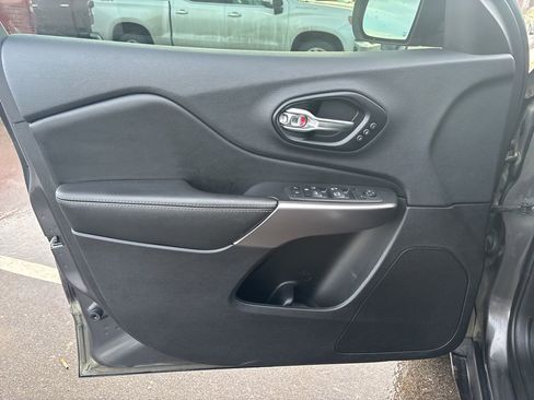 Used 2022 Jeep Cherokee Limited w/ Sun & Sound Group image 16