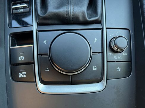 Used 2023 MAZDA MAZDA3 s image 32