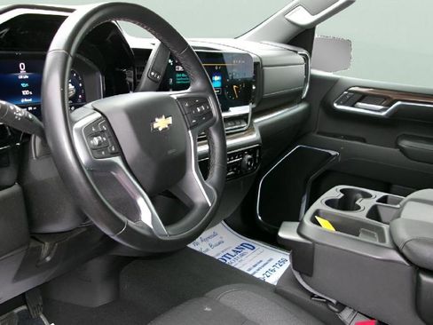 Used 2024 Chevrolet Silverado 1500 LT w/ Protection Package image 12