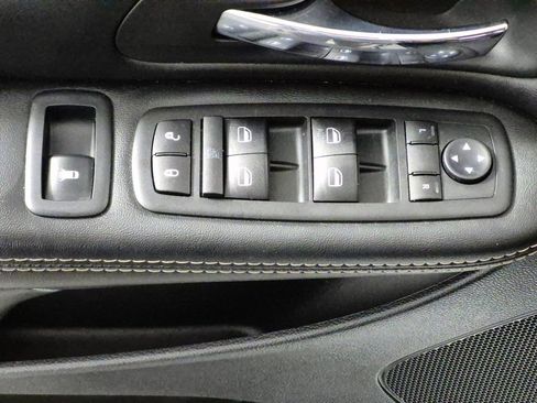Used 2019 Dodge Grand Caravan SE FWD image 16