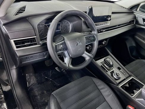 Used 2022 Mitsubishi Outlander SE AWD/4WD image 18