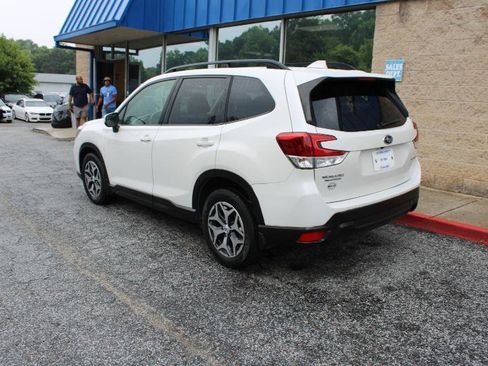 Used 2019 Subaru Forester Premium w/ All-Weather Package AWD/4WD image 4
