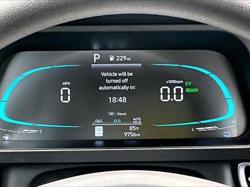 Used 2025 Hyundai Elantra Hybrid FWD image 22