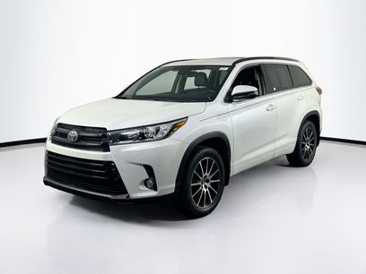 Used 2017 Toyota Highlander SE