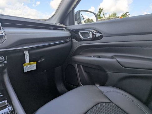 New 2026 Jeep Compass Latitude AWD/4WD image 16