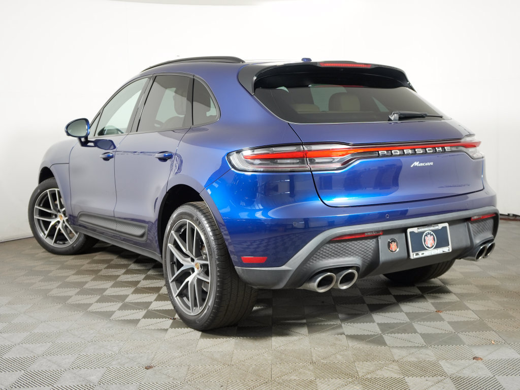 Certified 2024 Porsche Macan w/ Premium Plus Package AWD/4WD image 3