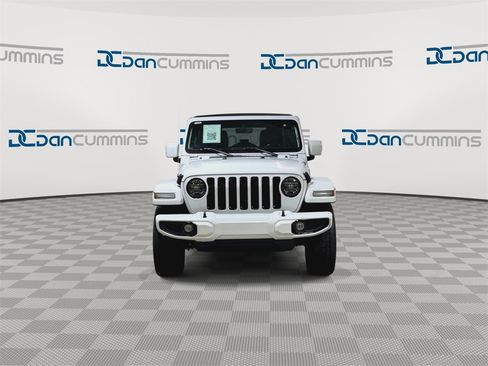 Used 2021 Jeep Wrangler Unlimited Sahara image 3