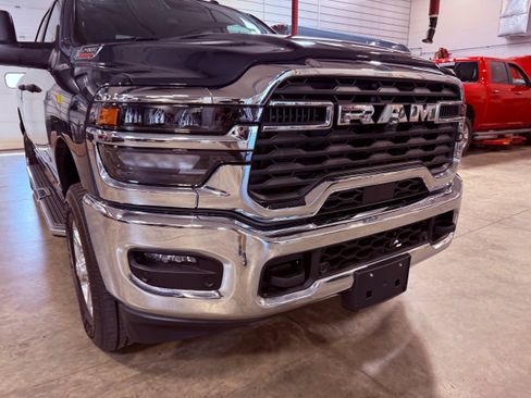 Used 2026 RAM 2500 Big Horn AWD/4WD image 2