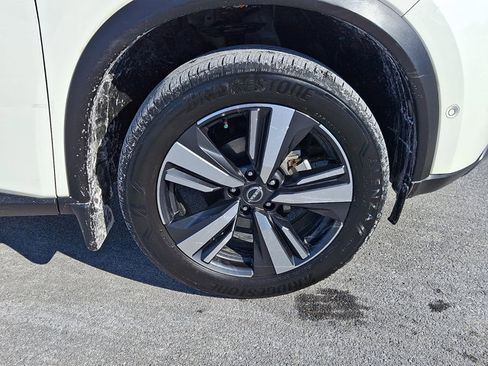 Certified 2023 Nissan Rogue SL w/ SL Premium Package image 9