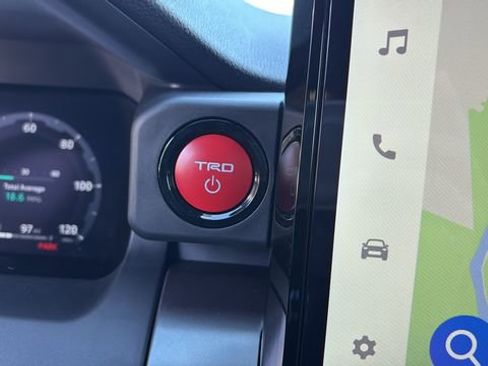 Used 2025 Toyota Tacoma TRD Off-Road AWD/4WD image 28