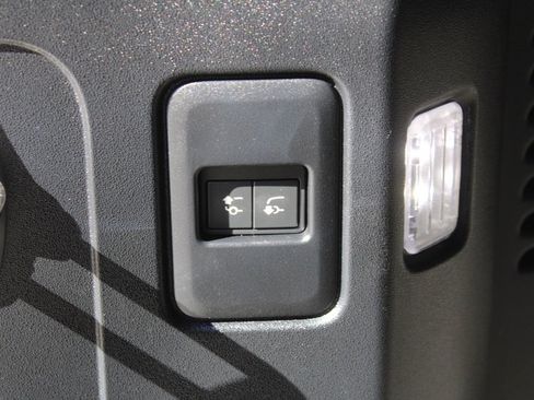 Used 2024 Land Rover Defender 130 Outbound image 43