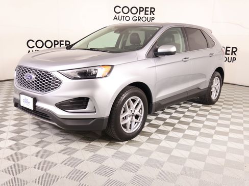 Used 2024 Ford Edge SEL image 10