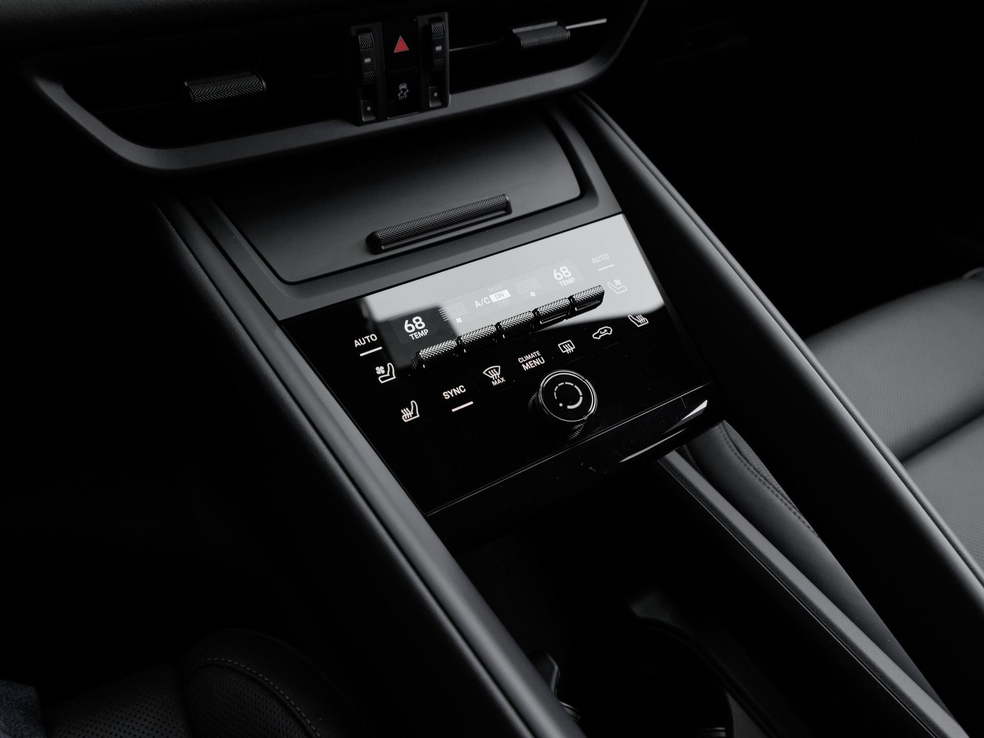 Certified 2025 Porsche Macan Electric RWD image 22