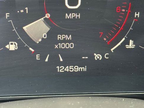 Used 2025 GMC Yukon XL Denali AWD/4WD image 29