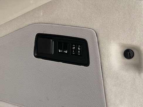 Certified 2021 Cadillac Escalade ESV Premium Luxury Platinum image 6