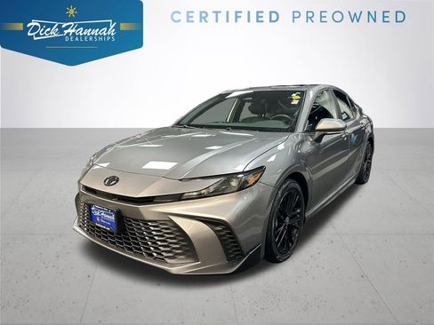 Certified 2025 Toyota Camry SE image 1