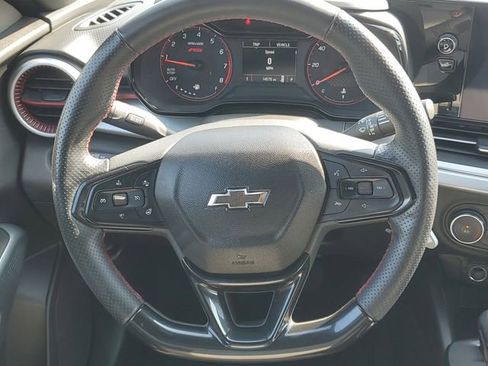 Certified 2024 Chevrolet Trax RS FWD image 11