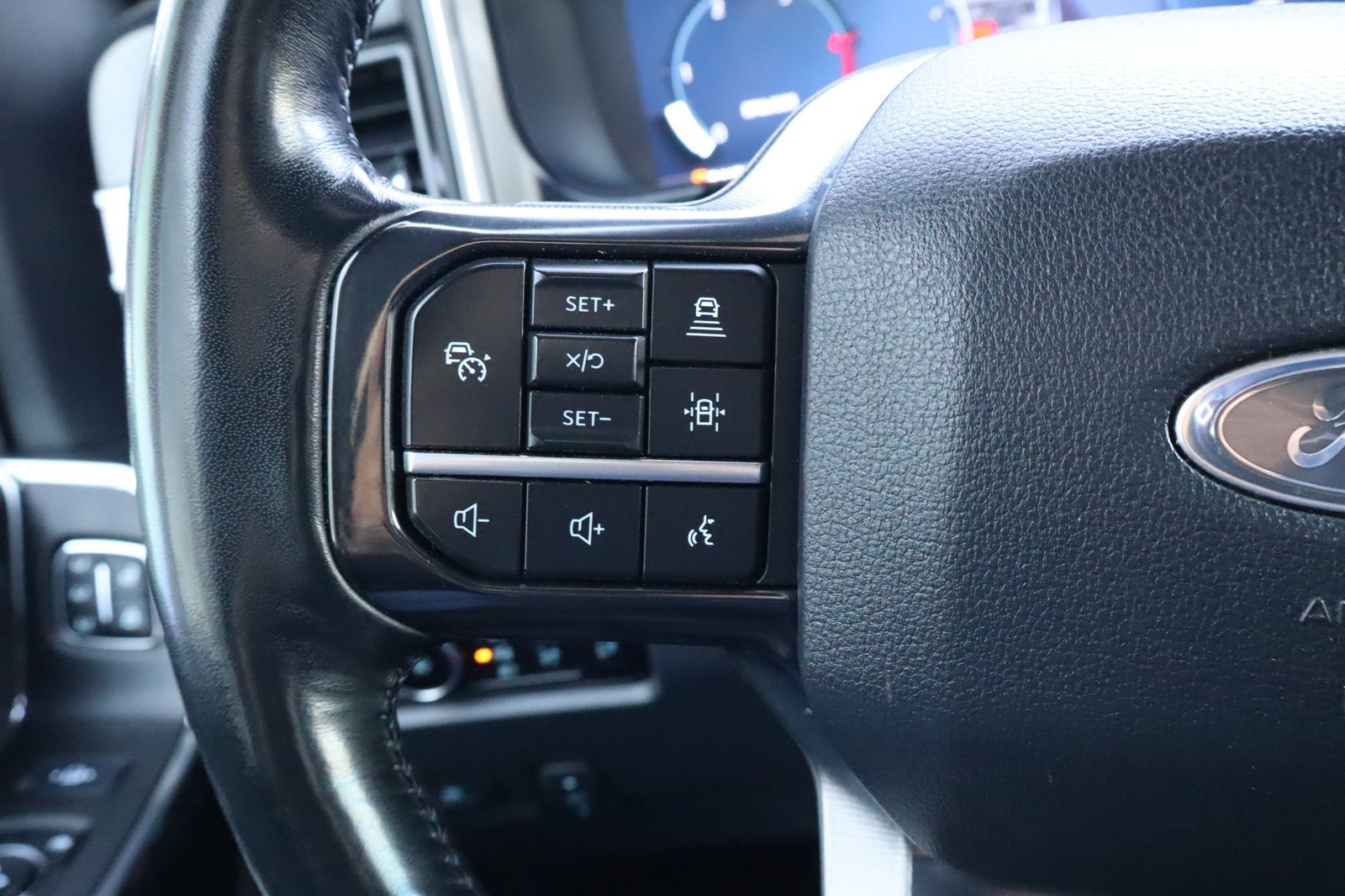 Used 2025 Ford F250 Platinum w/ Tremor Off-Road Package AWD/4WD image 25