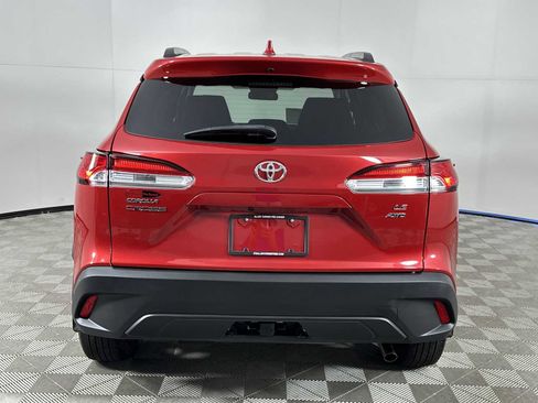 Used 2024 Toyota Corolla Cross LE image 7