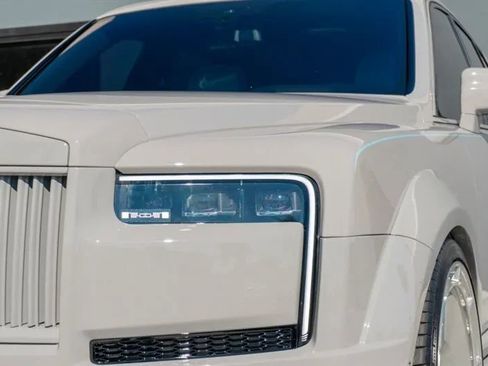 Used 2025 Rolls-Royce Cullinan Black Badge image 31