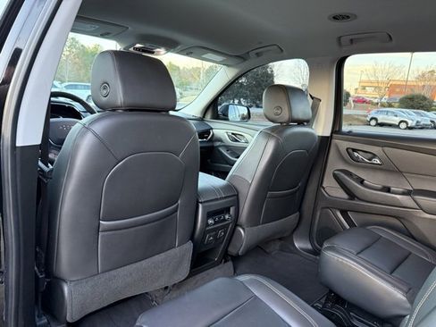 Used 2020 Chevrolet Traverse RS image 31