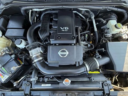 Used 2017 Nissan Frontier SV image 16